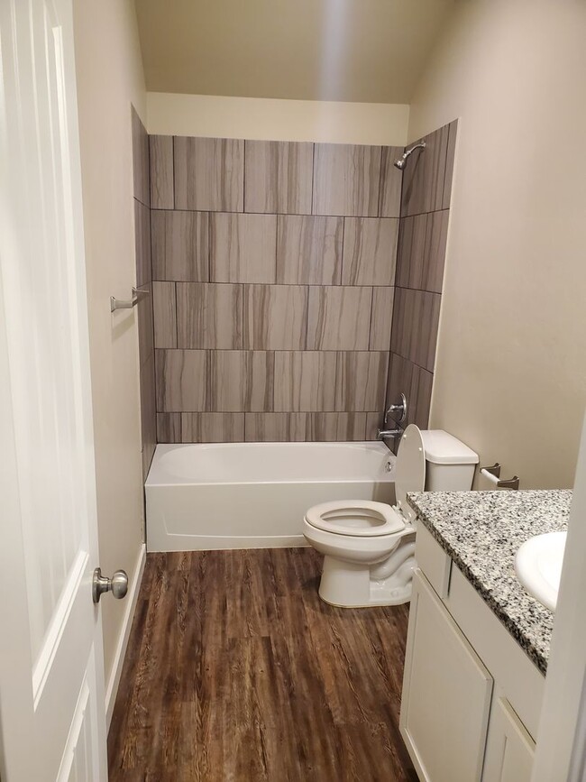 Photo - 5210 Oakwood Villa Ct