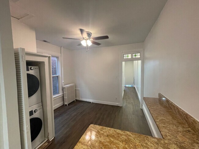 1332 E St NE Unit 1 (Left)
