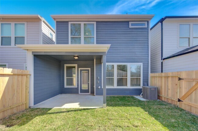 Photo - 1709 Summerlyn Ter Dr
