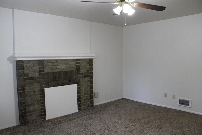 Building Photo - 372 I St Rental