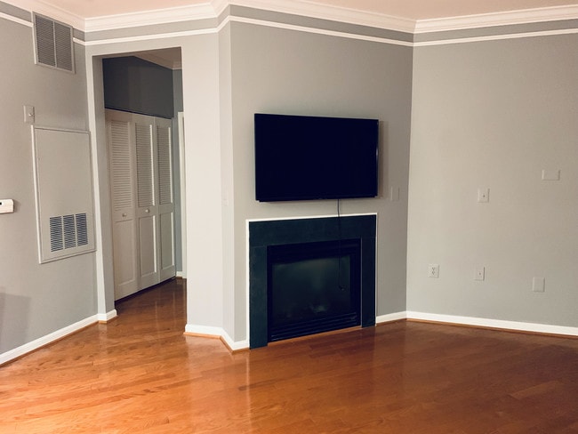 Living Room 2 - 2655 Prosperity Ave Unit 411