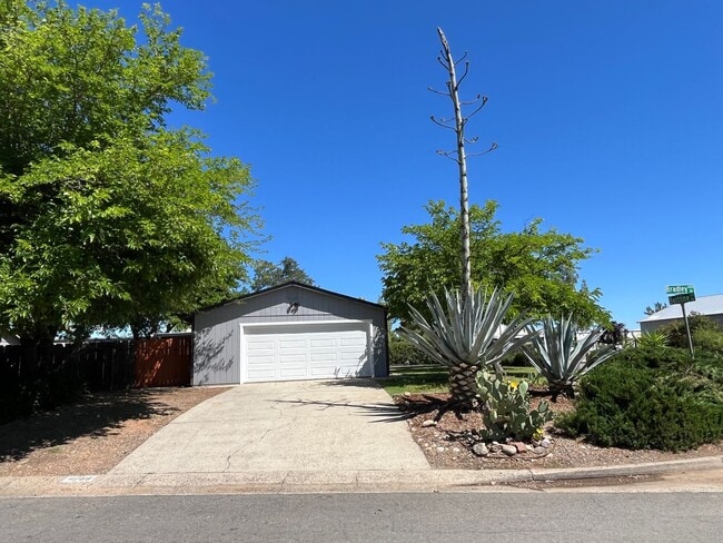 Photo - Remodeled cozy home in North Redding!