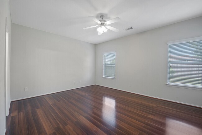 Photo - 131 Sunset Falls Dr