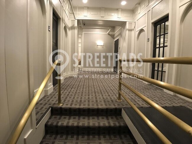 Building Photo - 1 bedroom in Boston MA 02115 Rental