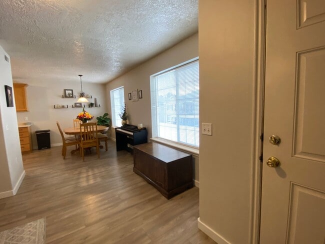 Photo - M520CC Unit #205