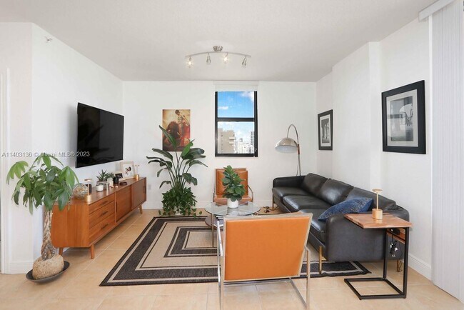 Photo - 2301 SW 27th Ave Unidad 1100