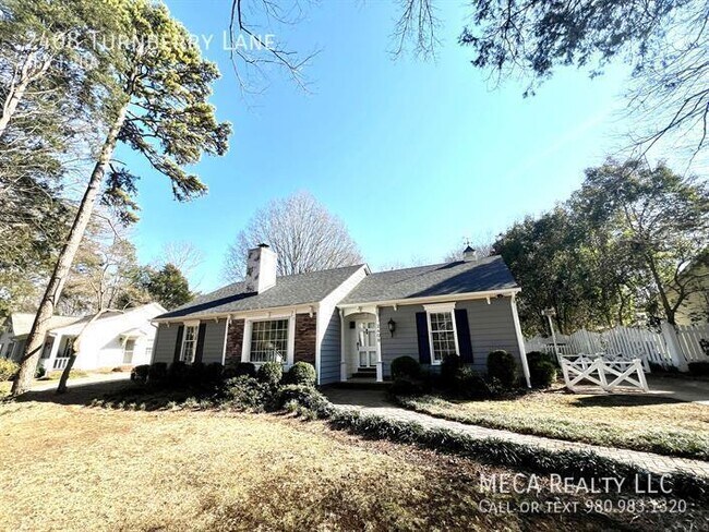 Photo - 2408 Turnberry Ln