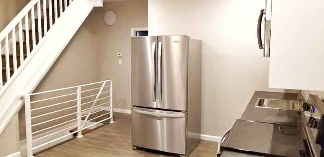 Photo - 5325 Hadfield St