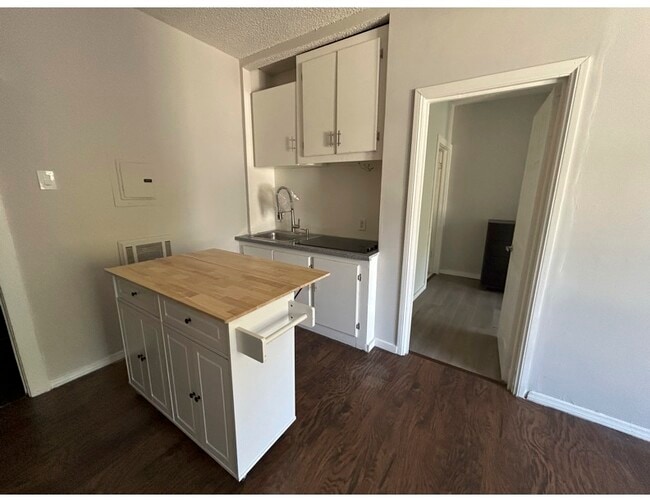 Cocina con isla - 1725 Glendale Blvd Unidad #4