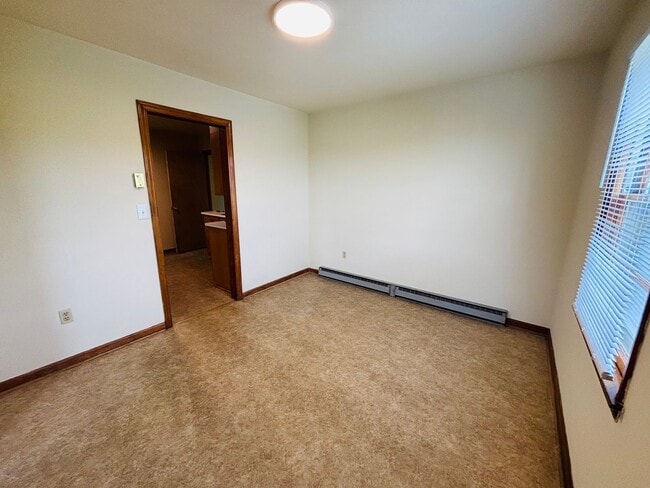 Photo - 575 Quesenberry St
