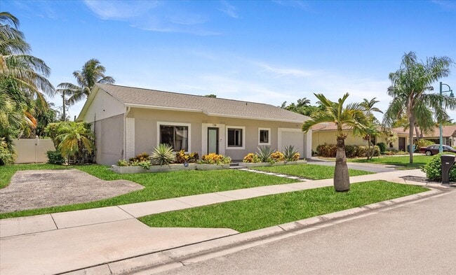 Photo - 728 NE 9th Ave