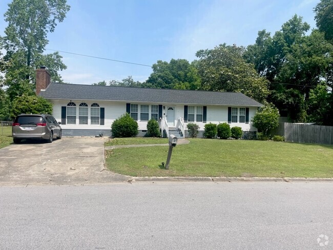 Building Photo - 2208 Indian Dr Rental