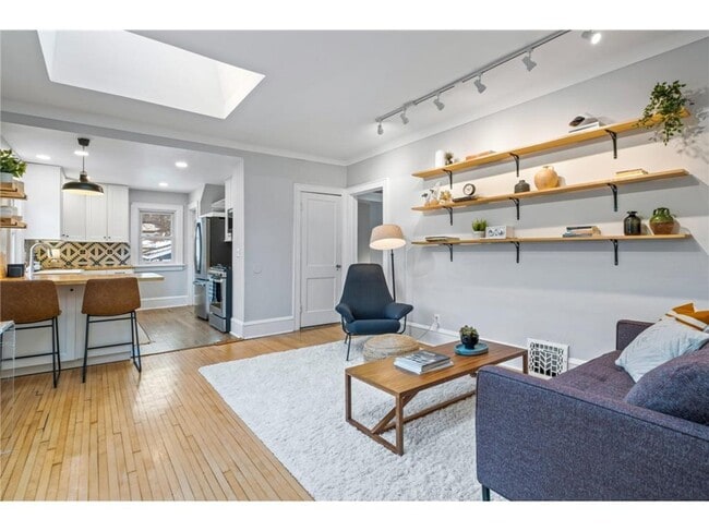 Photo - 972 Watson Ave