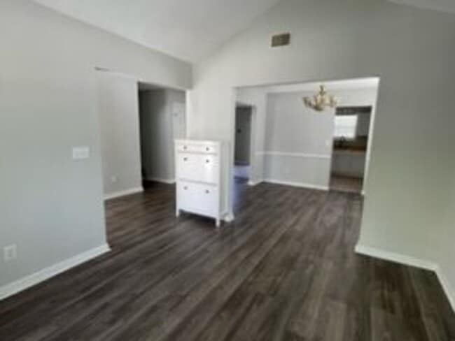 Photo - 122 Oak Cove Dr