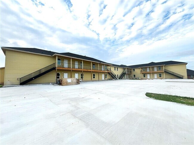 Building Photo - 1503 W St Francis Ave Unit 9 Rental