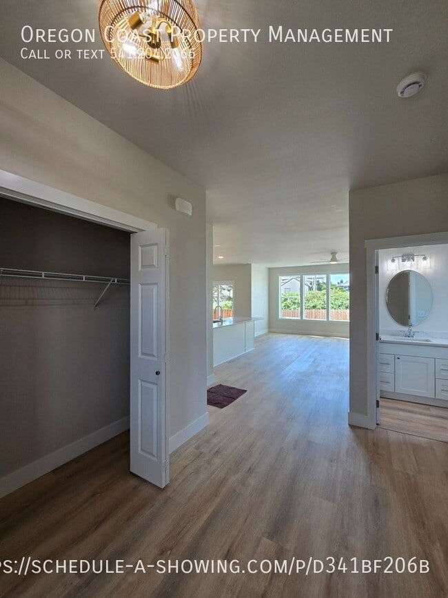 Photo - 2123 NW Jetty Ave