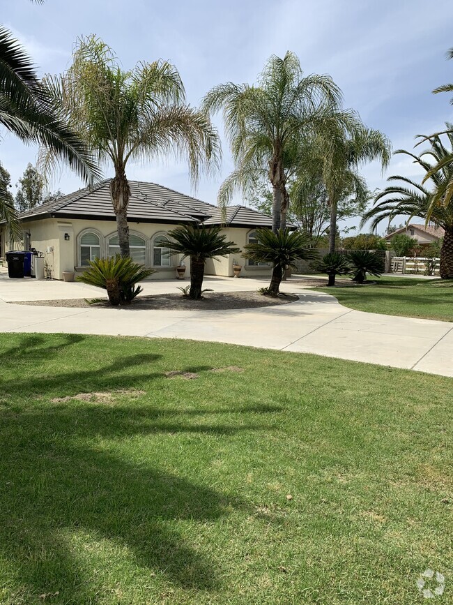 Building Photo - 5553 Bussell Rd Rental