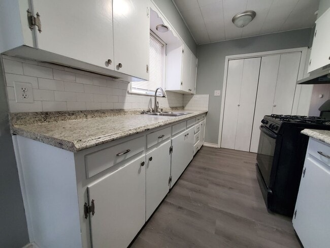 Photo - Charming 4 bedroom, 2 bath home AVAILABLE NOW!