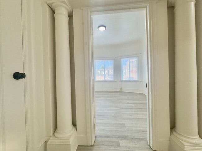 Photo - 3218 West St