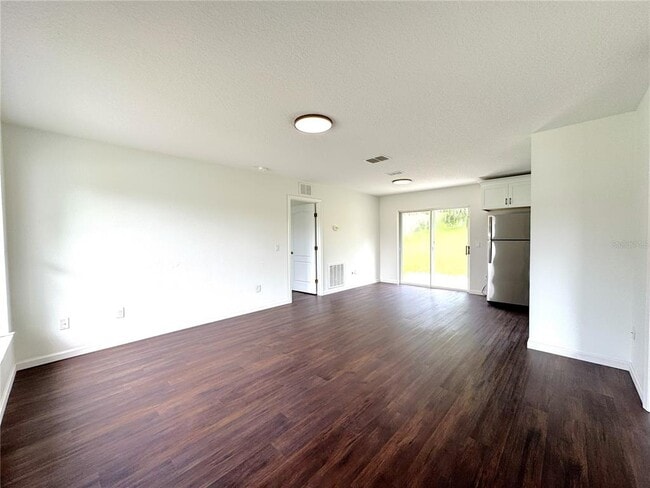 Photo - 102 Edison St