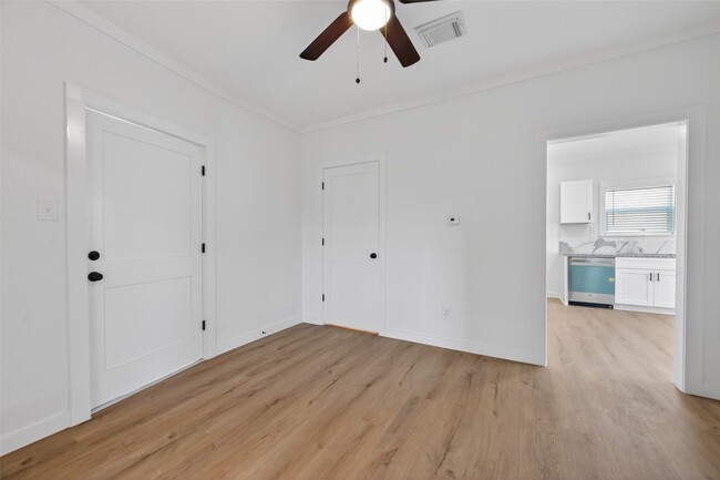 Photo - 2202 Hutchins St Unit D