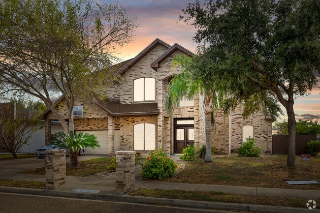 Building Photo - 4717 Ebony Ave Rental