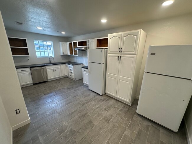 Photo - 3030 Plaza St Townhome