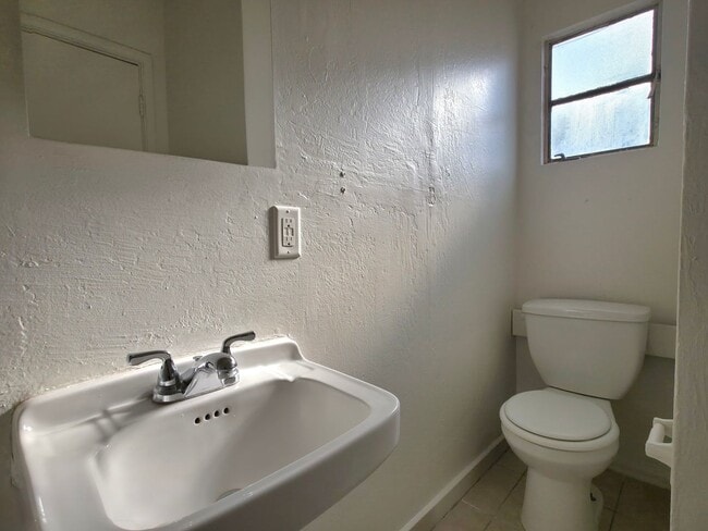 Photo - Cozy 1 Bedroom / 1 Bathroom Apartment Available for Lease in Yuma, AZ! Unit 575 W 3rd St