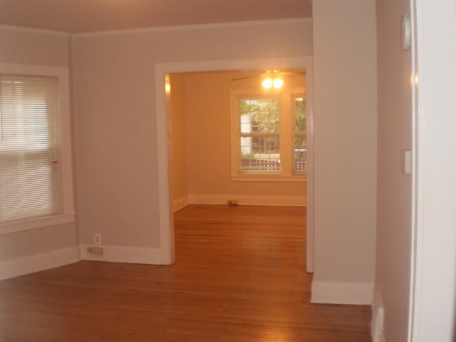 Photo - 2017 Ridge Ave Unit 1