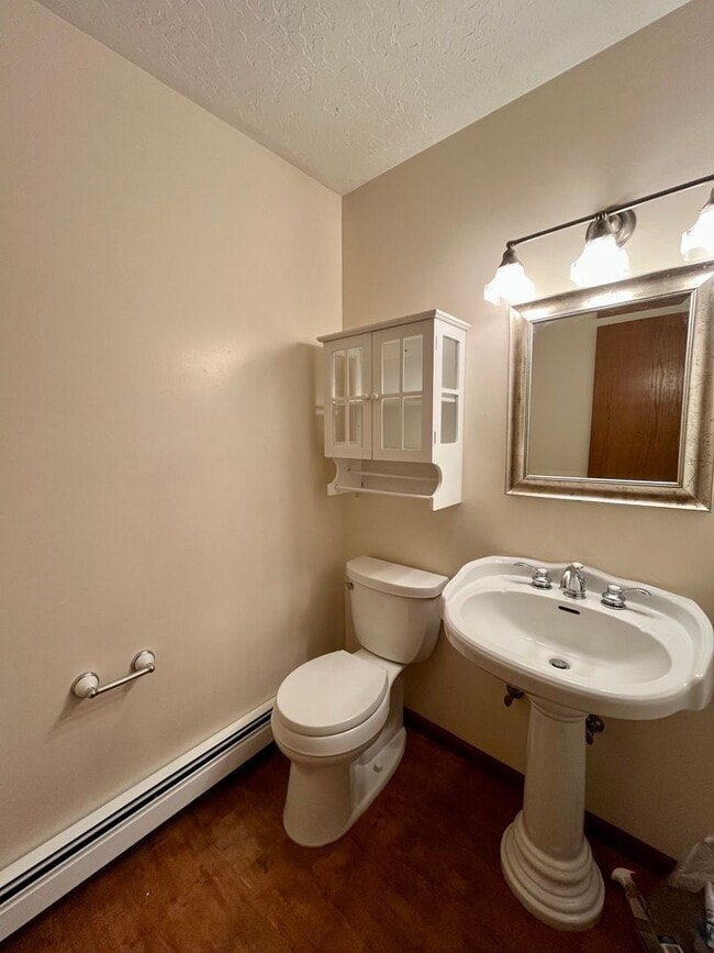 Photo - Cat friendly condo for rent in University West