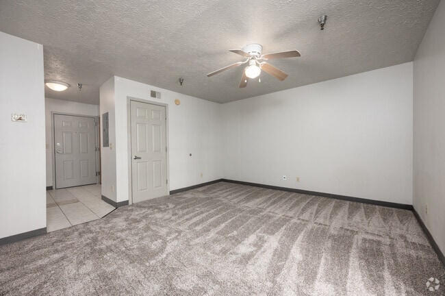 Studio - 480SF - Living/ Bedroom