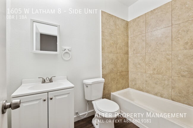 Photo - 1605 W Latham St Unidad Side