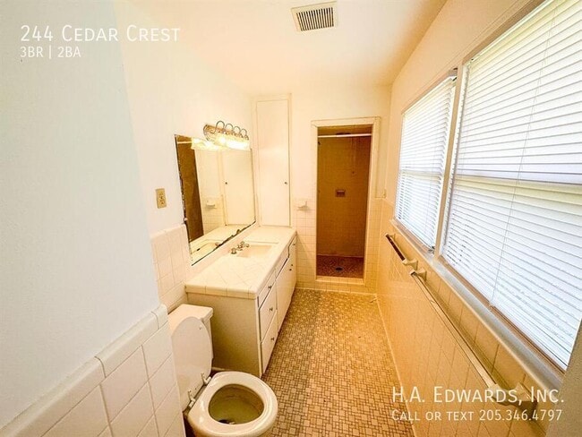 Photo - 244 Cedar Crest