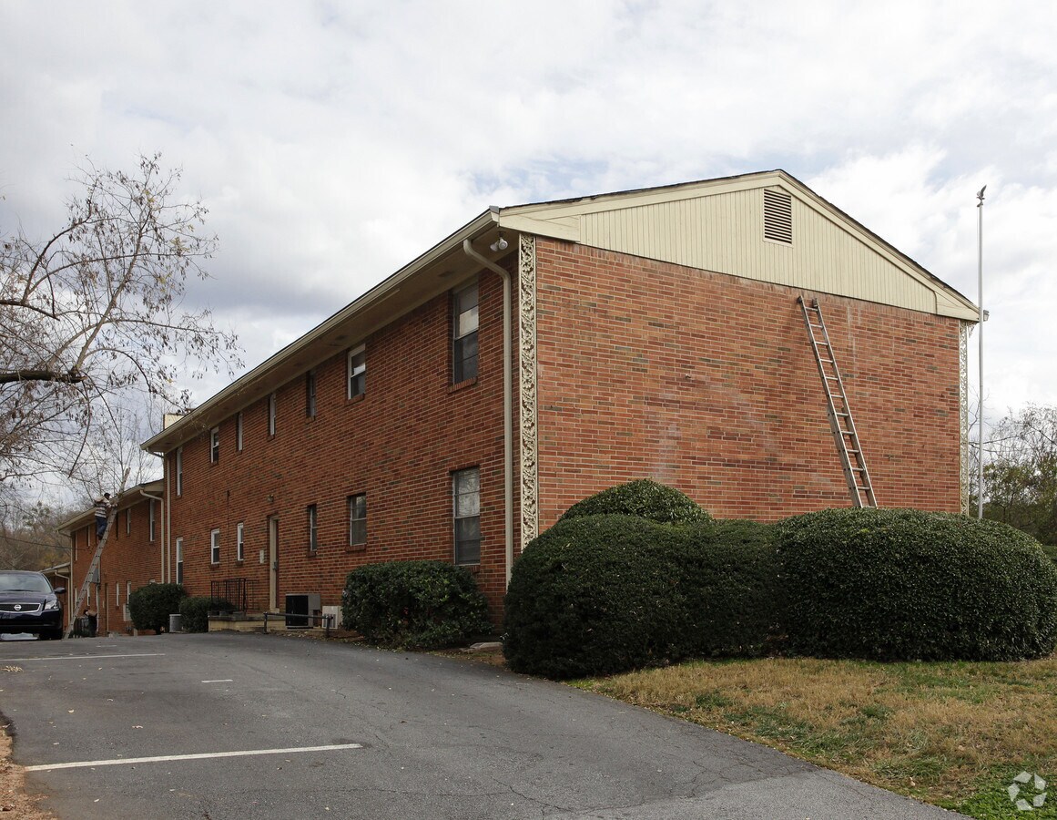 Peachtree Road Apartments - Peachtree Road Apartments