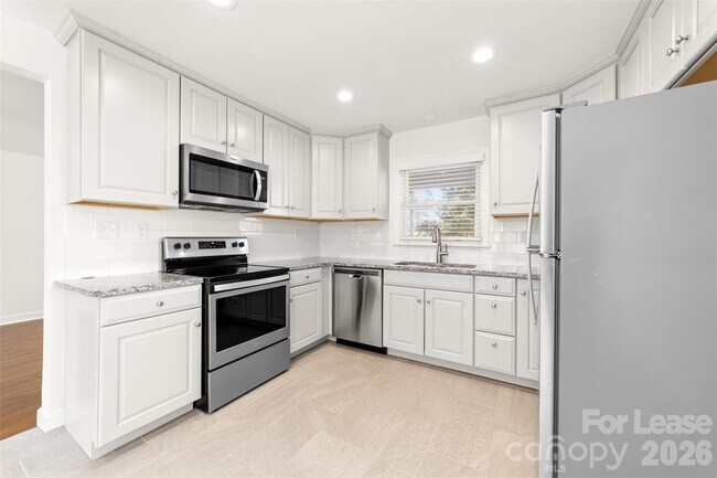 Photo - 4005 Abbeydale Dr