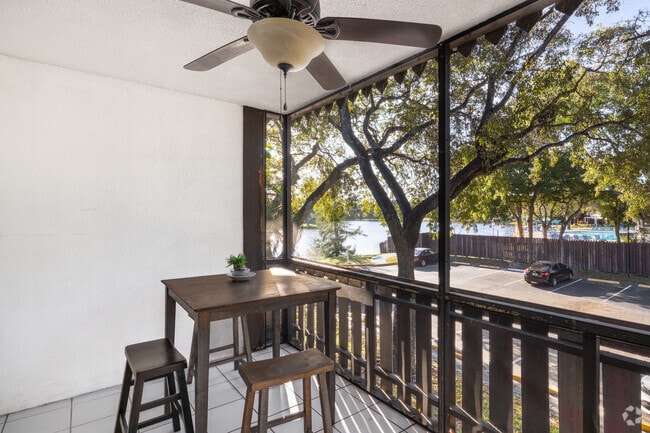 1BA, 1.5BA - 1,000SF - Patio
