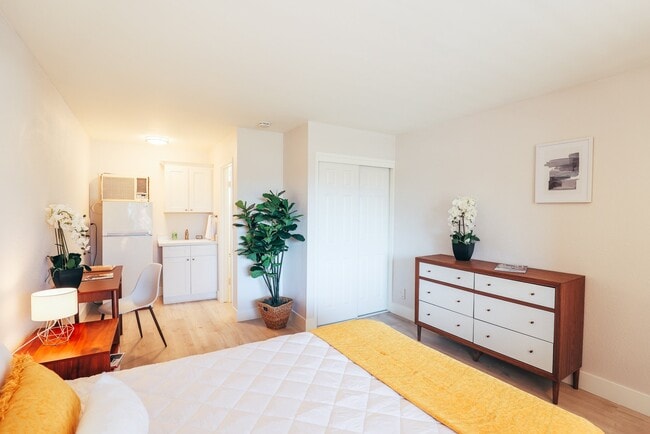 Photo - Niles Station