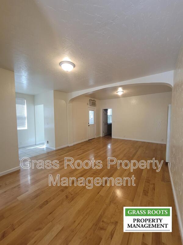 Photo - 307 1/2 N Church St