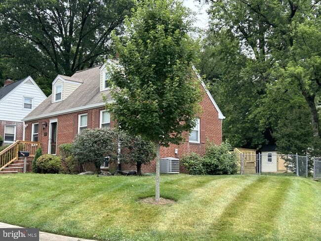 Photo - 5021 24th St N