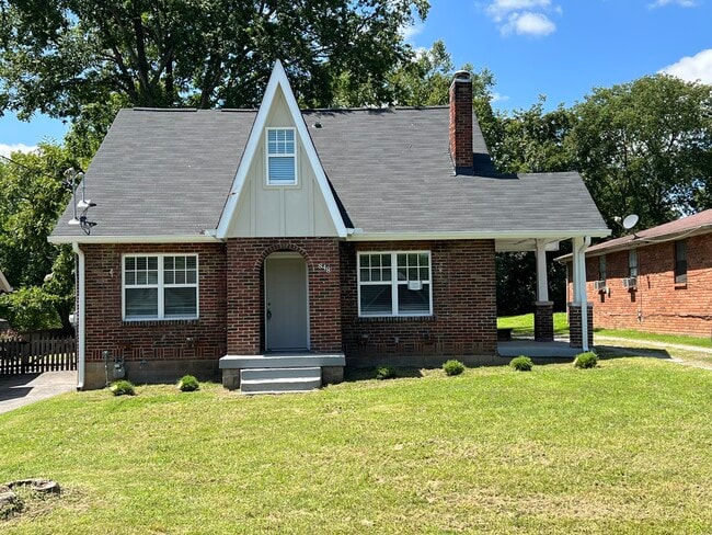 Photo - 848 Argle Ave