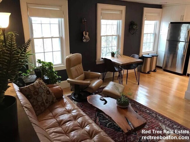 Photo - 445 Main St Unit 3