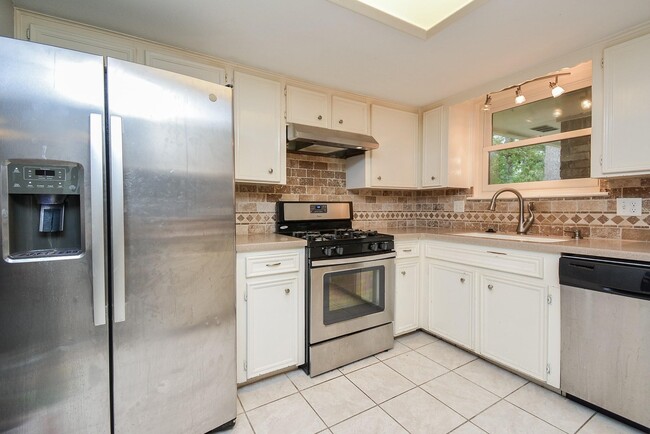 2506 Meandering Trail