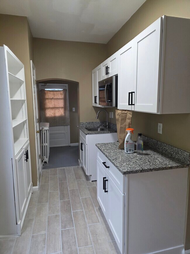 Photo - 4002 Belwood Ave