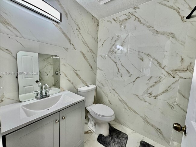 Photo - 6032 SW 38th St Unit 1