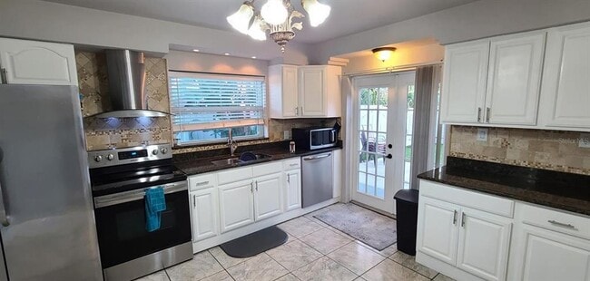 Photo - 2306 W St Joseph St
