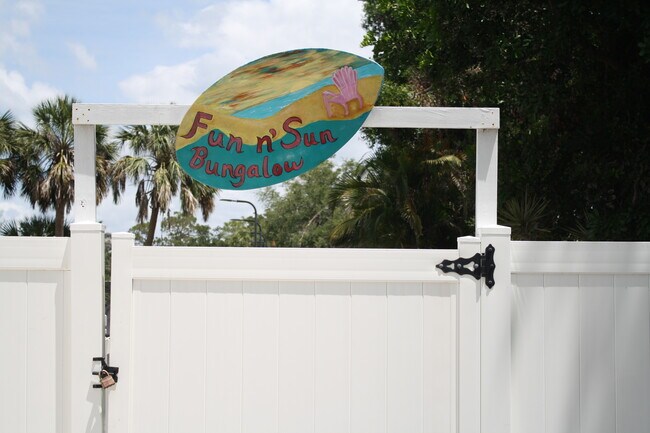 Bungalow Fun n' Sun - 138 Avenida de la Isla