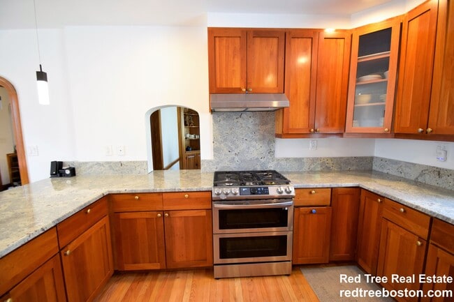 Photo - 75 Somerset Rd