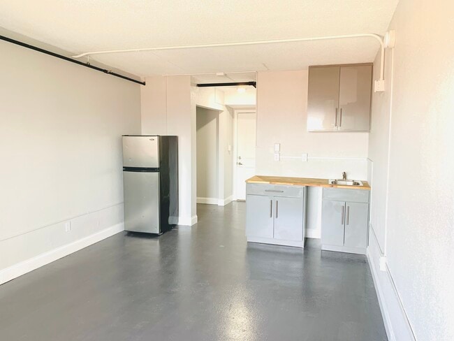 Studio unit kitchen