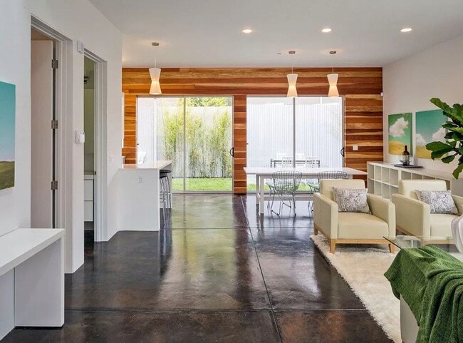 Photo - Beautiful Modern 3BR/3BA with In Unit Laun...