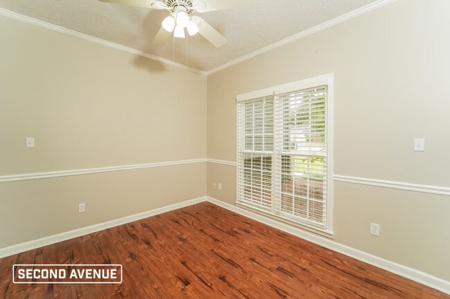 Photo - 269 Yorkshire Pl